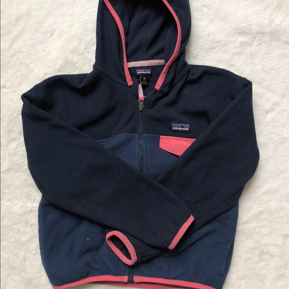 - Girls Patagonia fleece jacket